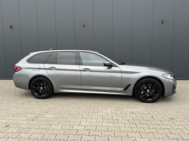 BMW 5-SERIE Touring 530e xDrive Business Edition Plus M 50 Jahre Edition, PANO - xDrive - LED - M-SPORT - ELEK. TREKHAAK