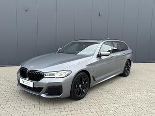 bmw-5-serie-touring-530e-xdrive-bus