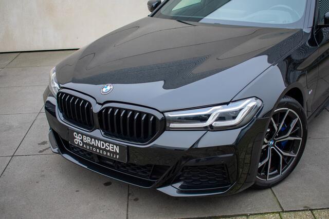 BMW 5-SERIE 530e High Executive M-sport PANO ACC Laser-LED Trekhaak Softclose 19" Keyless