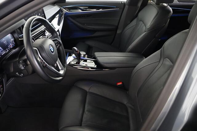 BMW 5-SERIE 530e xDrive Luxury Line / Opendak / Leder / Pilot assist / LED / HUD