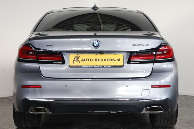 BMW 5-SERIE 530e xDrive Luxury Line / Opendak / Leder / Pilot assist / LED / HUD