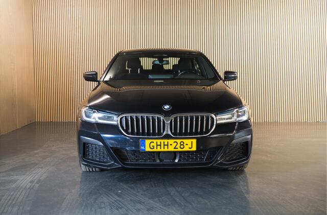 BMW 5-SERIE 545e xDrive High Executive M-Sport - Haman Kardon premium audio - Stoel/Stuurverwarming - Apple Carplay/Android Auto