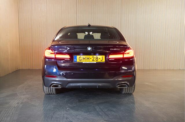 BMW 5-SERIE 545e xDrive High Executive M-Sport - Haman Kardon premium audio - Stoel/Stuurverwarming - Apple Carplay/Android Auto