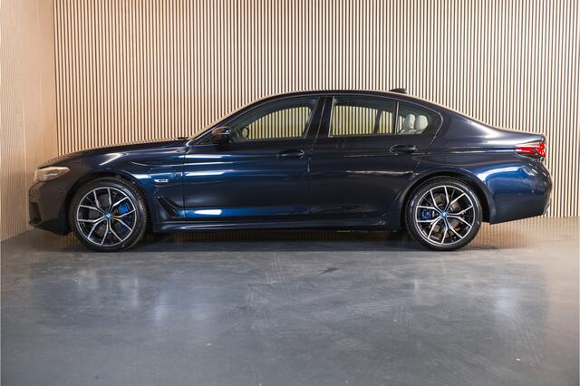 BMW 5-SERIE 545e xDrive High Executive M- Sport - Stoel/Stuurverwarming - Stoelventilatie - Apple Carplay/Android auto