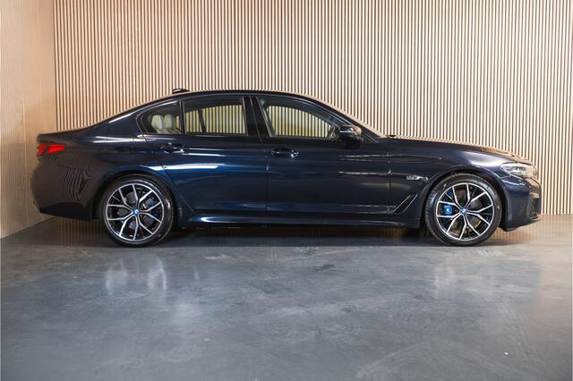 BMW 5-SERIE 545e xDrive High Executive M- Sport - Stoel/Stuurverwarming - Stoelventilatie - Apple Carplay/Android auto