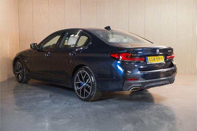 BMW 5-SERIE 545e xDrive High Executive M- Sport - Stoel/Stuurverwarming - Stoelventilatie - Apple Carplay/Android auto