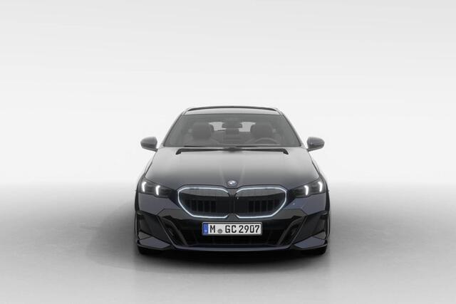 BMW 5-SERIE Touring 520i | M Sport Pro | Innovation Pack | Travel Pack | Comfort Pack