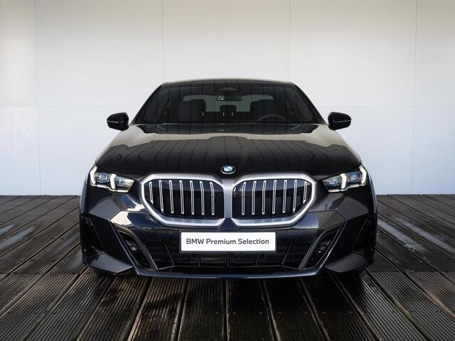 BMW 5-SERIE Sedan 520i | M Sportpakket | Innovation Pack | Travel Pack