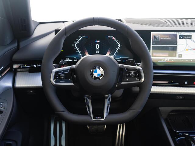 BMW 5-SERIE Sedan 520i | M Sportpakket | Innovation Pack | Travel Pack