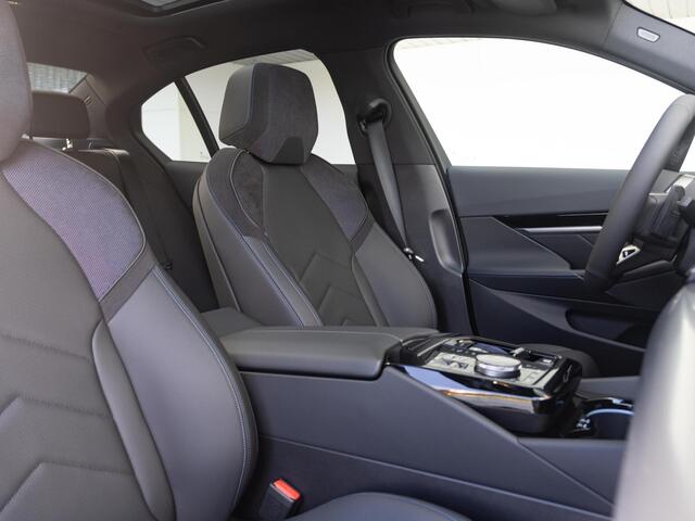 BMW 5-SERIE Sedan 520i | M Sportpakket | Innovation Pack | Travel Pack