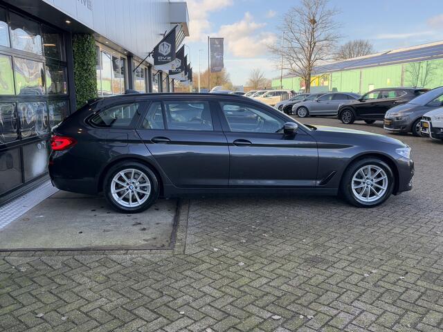 BMW 5-SERIE Touring 520i High Executive | Sportline | Carplay | Camera