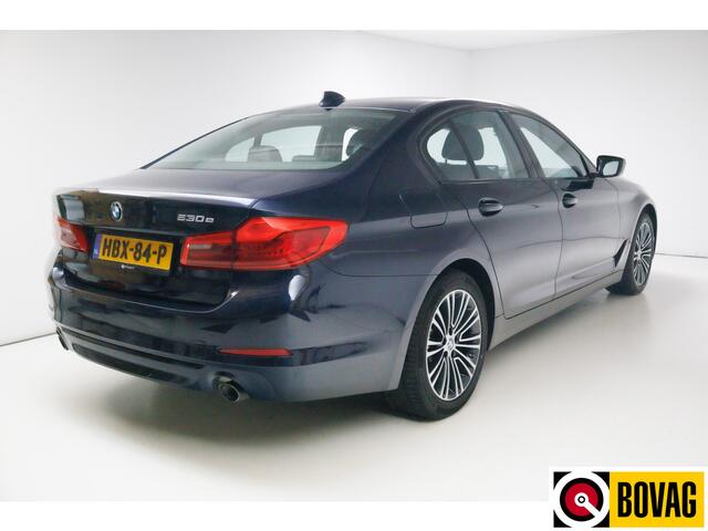 BMW 5-SERIE 530e iPerformance High Executive 292 PK Adaptive cruise, Stoel-stuurverwarming, Sfeerverl, Navigatie, Shadowline