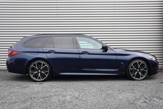 BMW 5-SERIE Touring 530i xDrive M-Sport High Executive Harman Kardon / Trekhaak / 360 Camera / Adaptieve Cruise