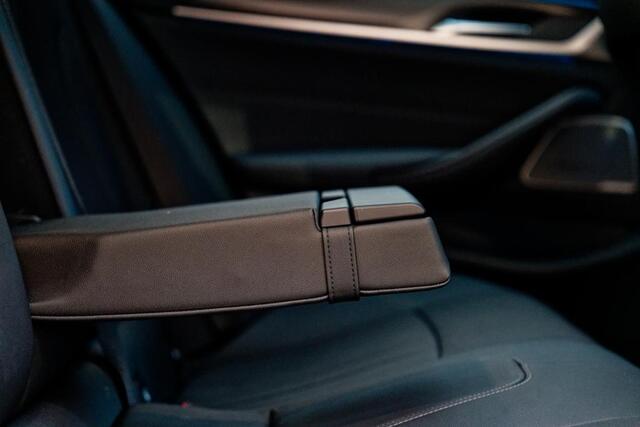 BMW 5-SERIE Touring 530e xDrive M-Sport, Panodak, H/K, TH, enz