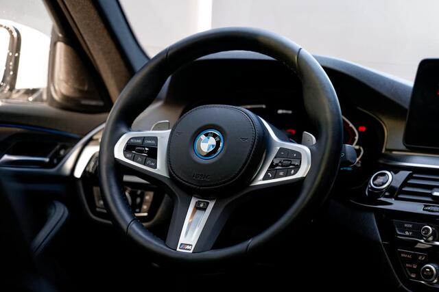 BMW 5-SERIE Touring 530e xDrive M-Sport, Panodak, H/K, TH, enz