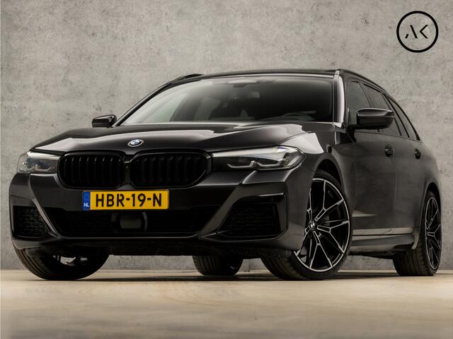 BMW 5-SERIE Touring 530i xDrive M Sport 245Pk Automaat (PANORAMADAK, APPLE CARPLAY, LUCHTVERING, GROOT NAVI, 360 CAMERA, MEMORY SEATS, LEDER, SFEERVERLICHTING, ADAPTIVE CRUISE, HEAD-UP DISPLAY, TREKHAAK, NIEUWSTAAT)