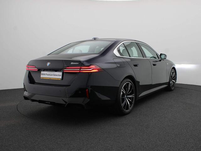BMW 5-SERIE Sedan 520i