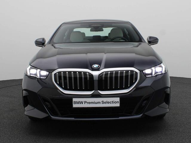 BMW 5-SERIE Sedan 520i