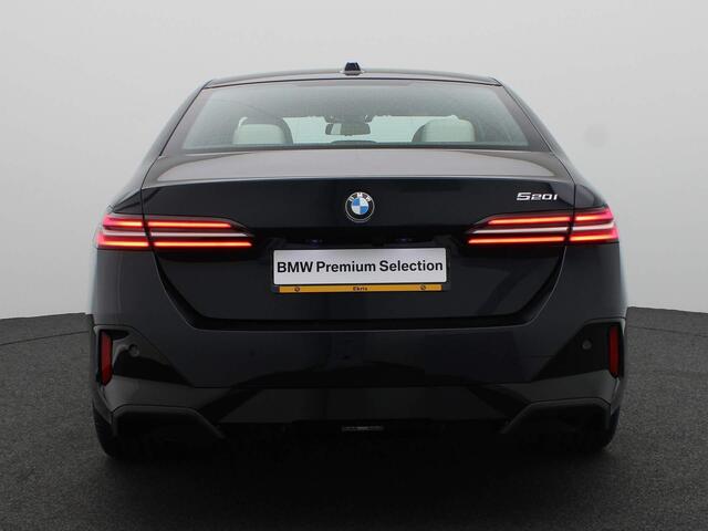 BMW 5-SERIE Sedan 520i