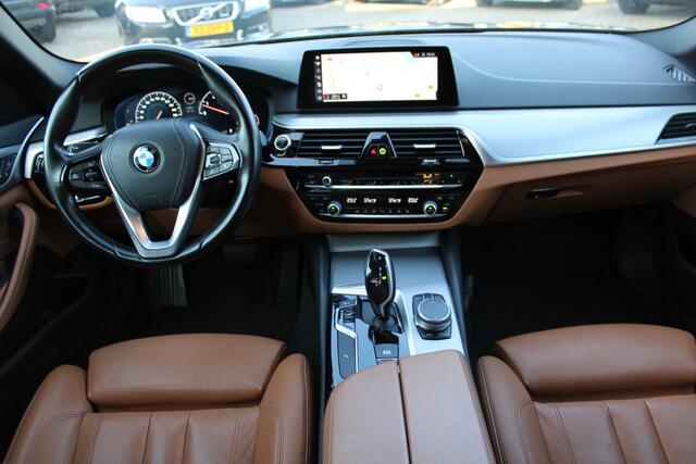 BMW 5-SERIE Touring 520i High Executive Sportline LEDER MEMORY VIRTUAL NAVI 19''