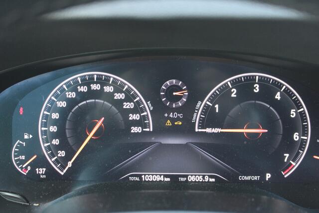 BMW 5-SERIE Touring 520i High Executive Sportline LEDER MEMORY VIRTUAL NAVI 19''