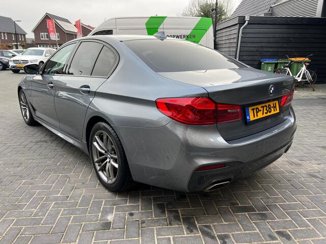 BMW 5-SERIE 530e iPerformance Executive | M-Pakket | Schuifdak | Camera | Dealer Onderhouden | NL-Auto |