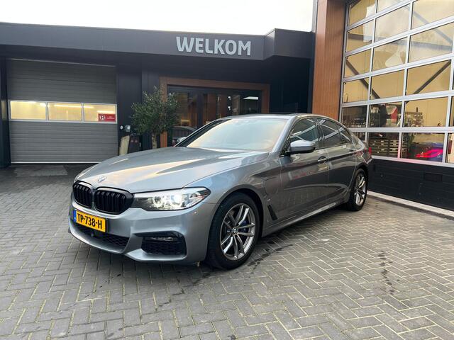 BMW 5-SERIE 530e iPerformance Executive | M-Pakket | Schuifdak | Camera | Dealer Onderhouden | NL-Auto |