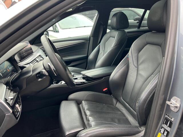 BMW 5-SERIE 530e iPerformance Executive | M-Pakket | Schuifdak | Camera | Dealer Onderhouden | NL-Auto |