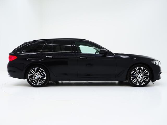 BMW 5-SERIE Touring 540i 340PK xDrive High Executive Shadow | Panoramadak | Keyless | Camera | Carplay