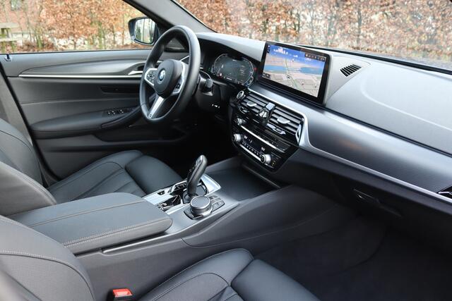 BMW 5-SERIE Touring 530e M-Sport Business Plus Laser LED/HK/Head-up/ACC/Virtual Cockpit+/Camera/Leder Dakota/4-Zone ECC/DAB