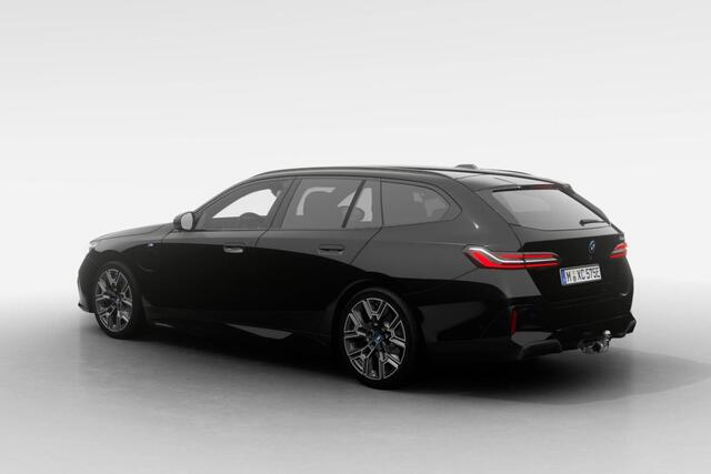 BMW 5-SERIE Touring 530e M Sport Edition | Travel Pack | Comfort Pack | Elektrisch wegklapbare trekhaak