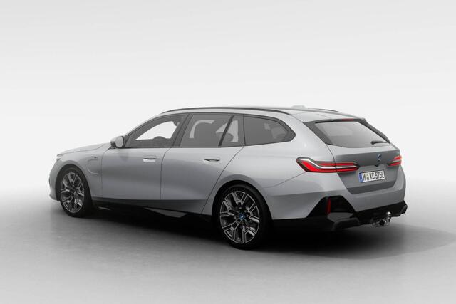 BMW 5-SERIE Touring 530e M Sport Edition | Travel Pack | Comfort Pack | Elektrisch wegklapbare trekhaak