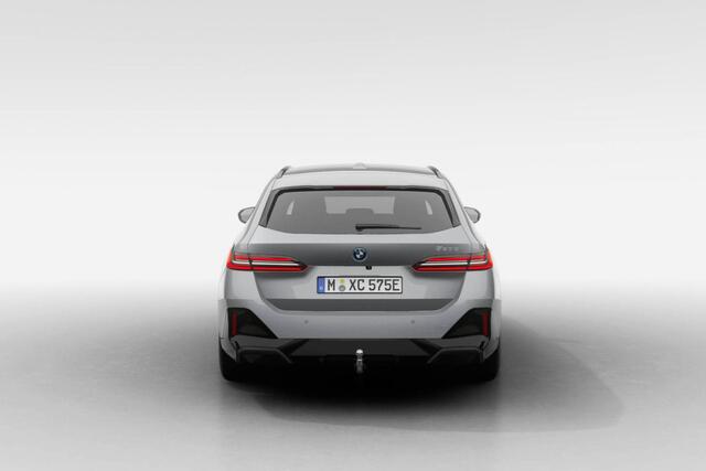 BMW 5-SERIE Touring 530e M Sport Edition | Travel Pack | Comfort Pack | Elektrisch wegklapbare trekhaak