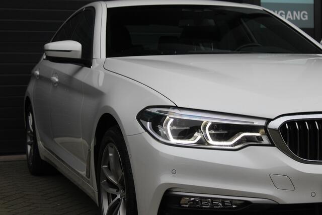 BMW 5-SERIE 520i High Executive | Leder | Camera | Memory | Adaptive LED