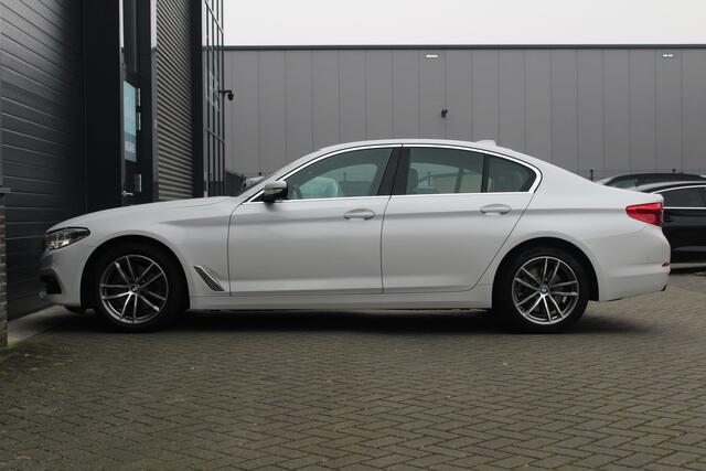 BMW 5-SERIE 520i High Executive | Leder | Camera | Memory | Adaptive LED