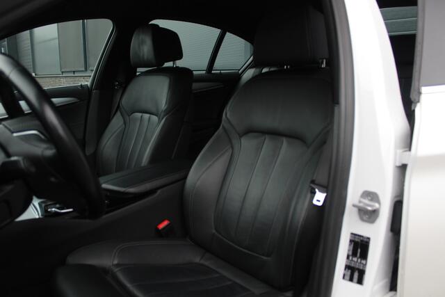 BMW 5-SERIE 520i High Executive | Leder | Camera | Memory | Adaptive LED