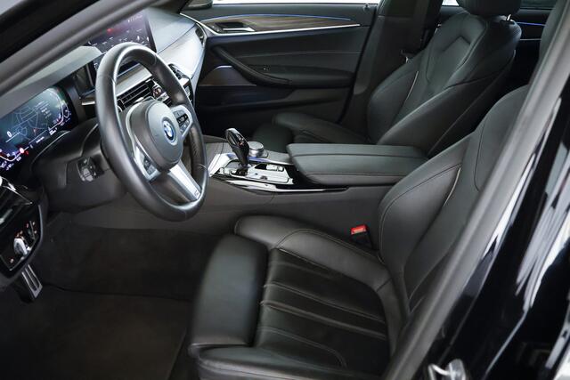 BMW 5-SERIE 545e xDrive M-Sport / Leder / Navi / Carplay / DAB / Harman Kardon