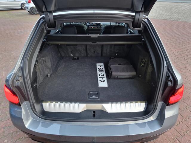 BMW 5-SERIE Touring 530e Business Edition Plus Hybrid | ECC | STOELVERW | LEER | CAMERA | PANO | ELEKTR. TREKHAAK | NAVI