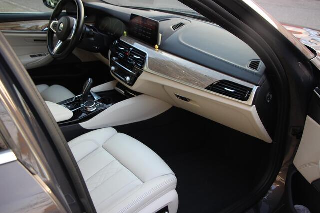 BMW 5-SERIE Touring 530d High Executive