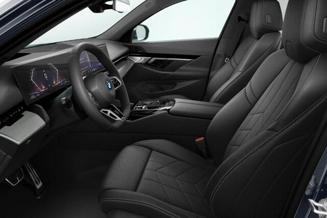 BMW 5-SERIE Sedan 530e Innovation Pack M Sportpakket Aut. - Verwacht: Februari 2025