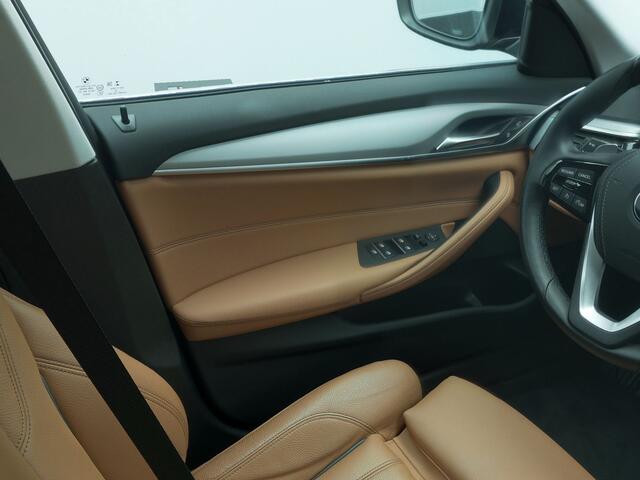 BMW 5-SERIE Touring 530i Sportline Automaat | Lederen Sportstoelen Elektrisch & Verwarmd | Head Up | Virtual | Navigatie Groot | Apple Carplay | Camera | L.M. 18" | DAB |