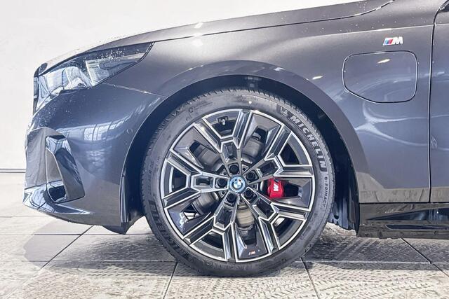 BMW 5-SERIE Touring 530e Innovation Pack M Sportpakket Pro Aut. - Beschikbaar vanaf: Mei 2025