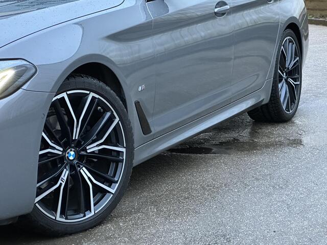 BMW 5-SERIE Touring 520i High Executive M Sport | Pano-Dak/20"/Harman-Kardon/Head-Up/Leder