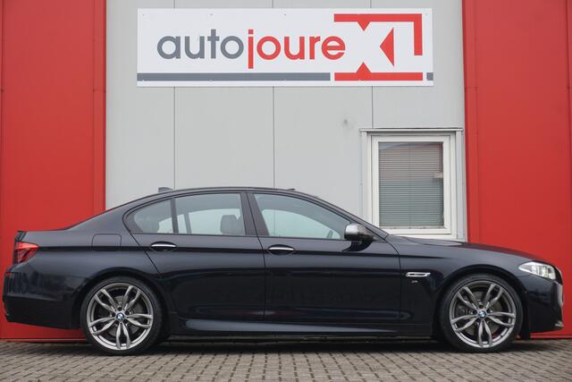 BMW 5-SERIE M550xd | HUD | ACC | Panorama | Softclose | Camera | Harman/Kardon |