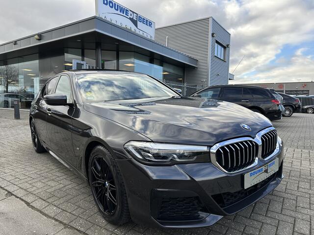 BMW 5-SERIE 520d High Executive M sport Schuifdak | HUD | Adapt. Cruise | Stuur en Stoelverw. |
