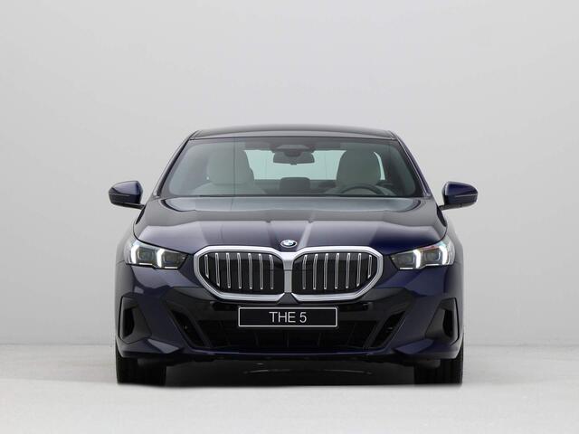 BMW 5-SERIE 520i Innovation M-Sport