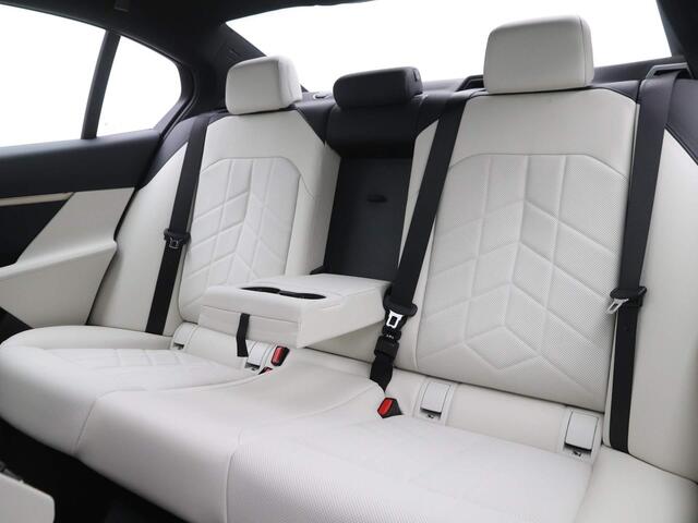 BMW 5-SERIE 520i Innovation M-Sport