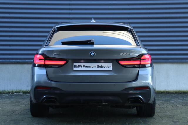 BMW 5-SERIE Touring 530e xDrive | High Executive | M Sportpakket | Trekhaak | Panodak | Head-Up | Laserlights | Elektr. Voorstoelen | Parking Assistant | Comfort Access | 19''LMV