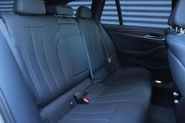 BMW 5-SERIE Touring 530e xDrive | High Executive | M Sportpakket | Trekhaak | Panodak | Head-Up | Laserlights | Elektr. Voorstoelen | Parking Assistant | Comfort Access | 19''LMV