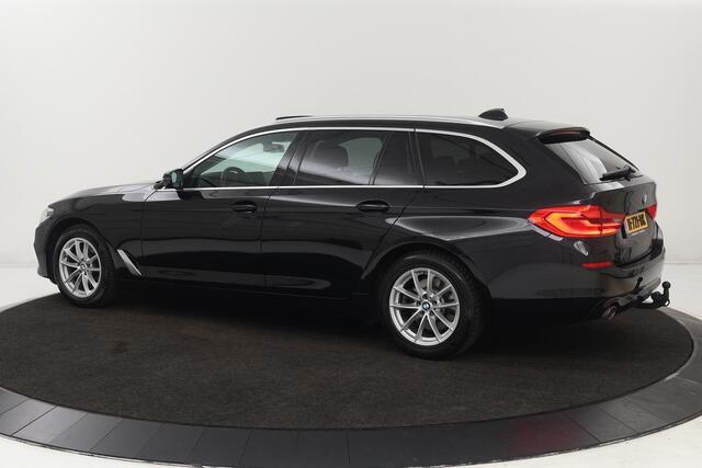 BMW 5-SERIE 520i High Executive Edition | Panoramadak | Trekhaak | Leder | Camera | Stoelverwarming | Carplay | Memory | Comfortstoelen | Full LED | Live Cockpit
